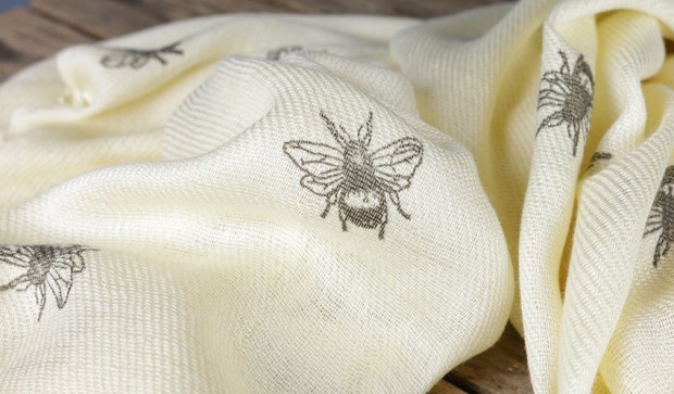 bee_happy_stamp_scarf_4.jpg